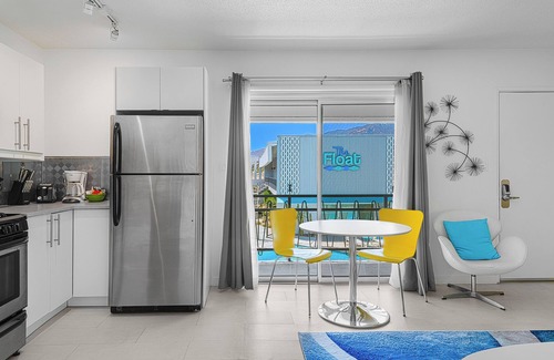 Deepwell Estates Apartment | Modern So. Palm Springs 1-bd 29+day Corp rental