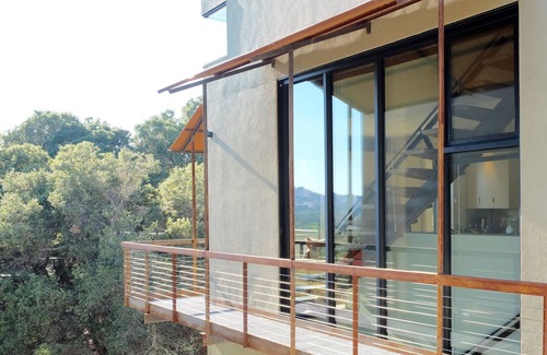 Fetters Hot Springs-Agua Caliente House | Modern Sonoma Home! Beautiful Views, Hot Tub. Relax on The Patio, Wine Country!