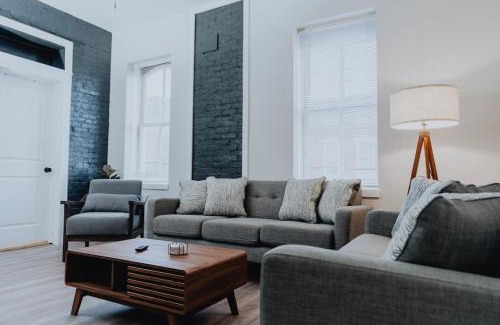 Soulard Apartment | Modern Soulard 4BR-2BR Group Haven Patio & Fun