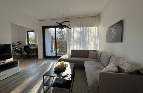 Pasing - Obermenzing Condo | Modern, spacious 2.5 room apartment in an upmarket location