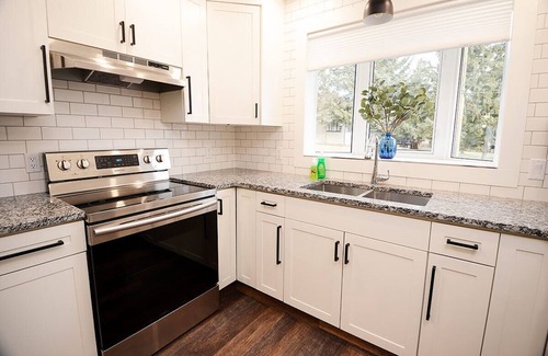 Pincher Creek House | Modern & Spacious 3 Bedroom, Close to the Mountains!