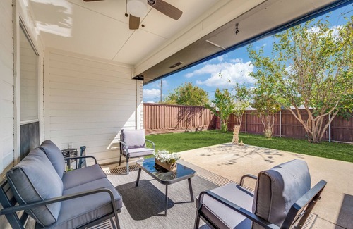 Frisco House | Modern & Spacious 3BD/2BA Luxury in Central Frisco