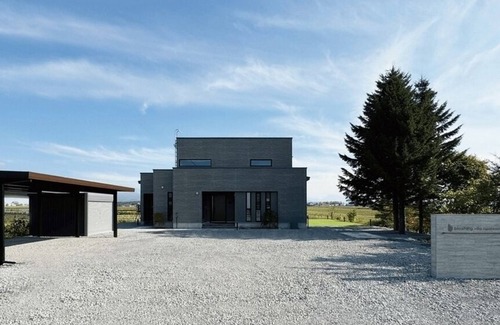 Higashikawa Villa | Modern, spacious 3br private villa in Higashikawa with panoramic mountain views