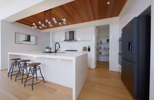 Marcus Hill Villa | Modern Spacious Coastal Villa