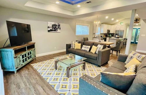 Fillmore Apartment | Modern Spacious Home with Movie Room