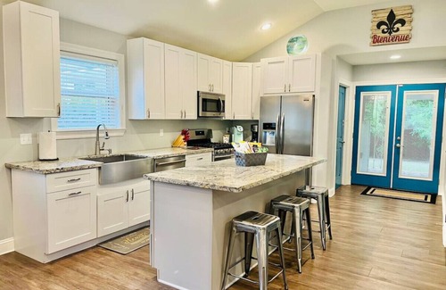 Fillmore Apartment | Modern Spacious Home with Movie Room