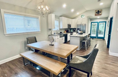 Fillmore Apartment | Modern Spacious Home with Movie Room