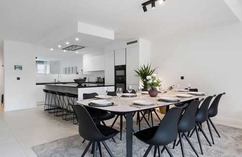 Kortrijk Villa | Modern & Spacious House with Wellness