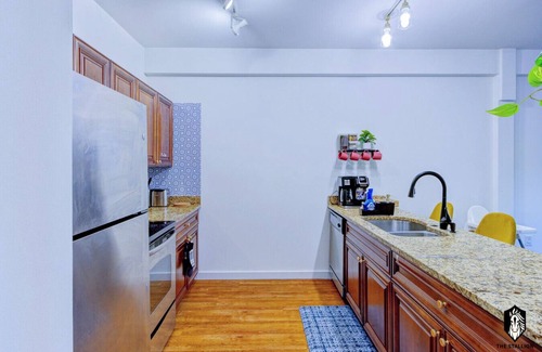 Downtown Memphis Apartment | Modern Spacious Loft in Downtown w/free parking