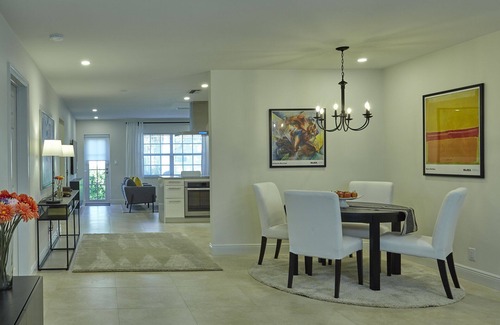 Deerfield Beach Apartment | Modern & Spacious Luxury Apartment – Steps to the Beach