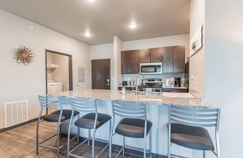 Ames Apartment | Modern Stay Near Jack Trice Stadium - Walk to ISU