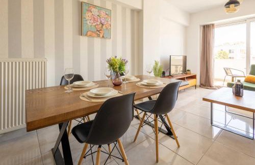 Keratsini-Drapetsona Apartment | Modern Stay near Piraeus Port E3