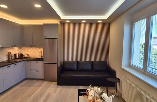 Pankrac Apartment | Modern Studio with 75″ TV and Fast Wi-Fi Near Metro and Vyšehrad