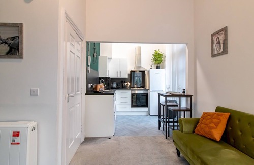 Newcastle-upon-Tyne Apartment | Modern Studio Apartment in Newcastle-Pass The Keys