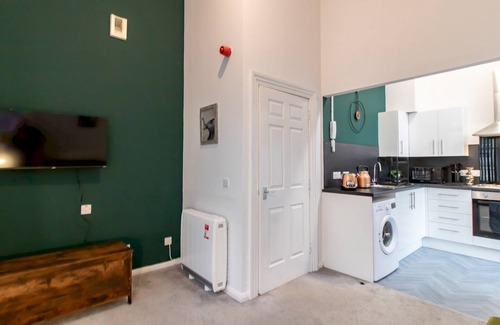 Newcastle-upon-Tyne Apartment | Modern Studio Apartment in Newcastle-Pass The Keys