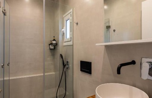 Platia Viktorias Apartment | Modern studio apartment B