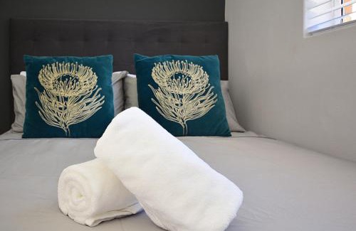 Flamingo Vlei Apartment | Modern Studio Apartment in Blouberg