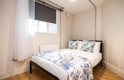 Broadstone Apartment | Modern Studio APT - 20 Min Walk to Ha penny Bridge