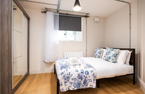 Broadstone Apartment | Modern Studio APT - 20 Min Walk to Ha penny Bridge