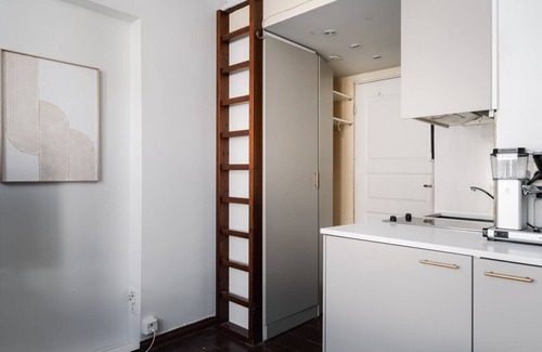 Helsinki City Centre Apartment | Modern Studio Apt in Kruununhaka