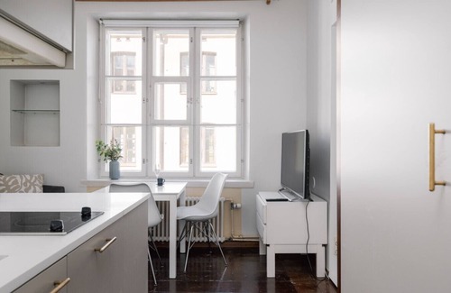 Helsinki City Centre Apartment | Modern Studio Apt in Kruununhaka