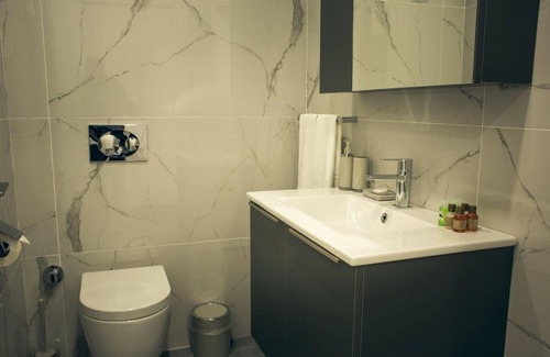 Trikomo Apartment | Modern Studio Flat with Pool Near Beach, Iskele