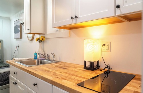 Metropolitan Apartment | Modern Studio Getaway
