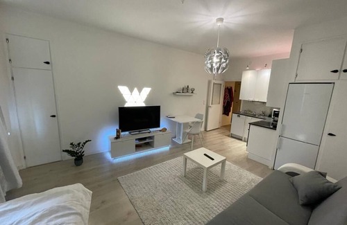 Alppiharju Apartment | Modern studio in a central location - Kallio