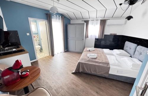 Limassol Apartment | Modern Studio Nr12 private Kitchenette, Bathroom, Balcony