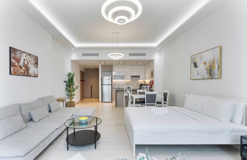 Jumeirah Lake Towers Apartment | Modern Studio w/Pool, Gym, Sauna and Great Views
