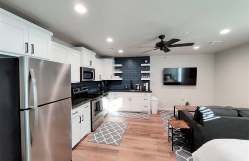 Tahlequah Apartment | Modern Studio Walk to Bars, Restaurants, Shopping #2