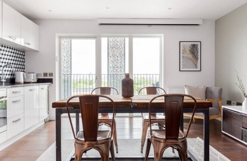 Hackney Central Apartment | Modern Studio with Balcony in Hackney