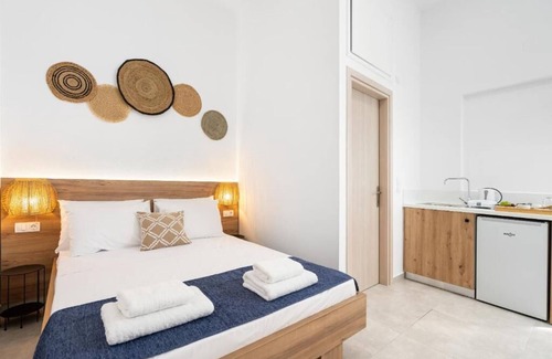 Myrtos Apartment | Modern studio with terrace near the beach