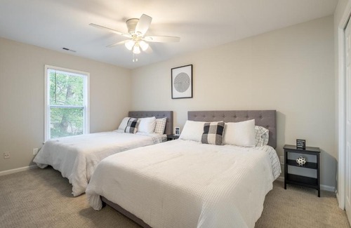 Cotswold House | Modern Stunning SouthPark/Cotswold Home!