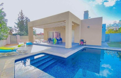 Beniarbeig Villa | Modern style, walk into town, A/C