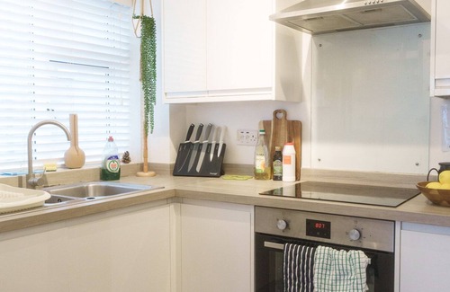 Horfield Apartment | Modern & Stylish 1 bed Flat in Bristol