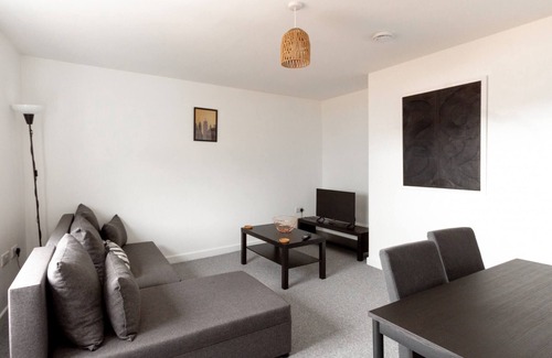 Heywood Apartment | Modern & Stylish 1BR Apt in Central Heywood