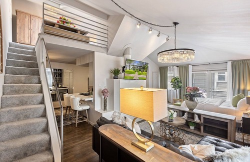 Old East Dallas Condo | Modern & Stylish 2BR/1BA loft in Dallas’ Historic Deep Ellum/Junius Heights District. Features king & queen beds, private balcony, and access to an offsite award-winning courtyard retreat.