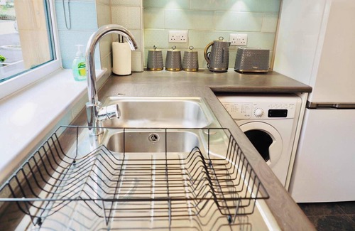 Taunton House | Modern & Stylish 3 Bedoom Home in Taunton