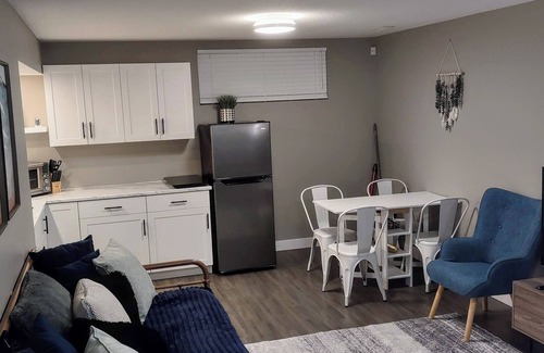 Prince George Apartment | Modern suite- close to major amenities