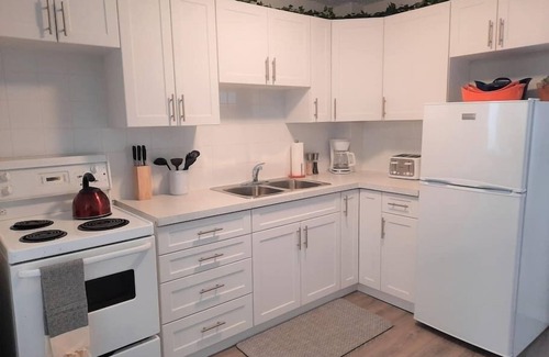 Inglewood Apartment | Modern Suite in Historic Bldg. Minutes to DT