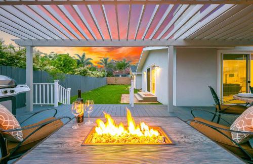 Olde Carlsbad House | Modern Tamarack Cottage