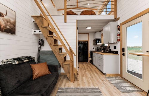 Bynum Apartment | Modern Tiny Cabin, with Hot tub in Choteau MT