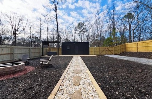 Snellville Cabin | Modern Tiny Home in Snellville Woods