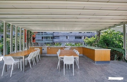 Newstead Apartment | Modern top floor, entire unit with view of the story bridge. Pool and gym.