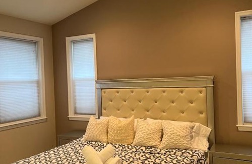 Bridgeport House | Modern Townhome in King of Prussia