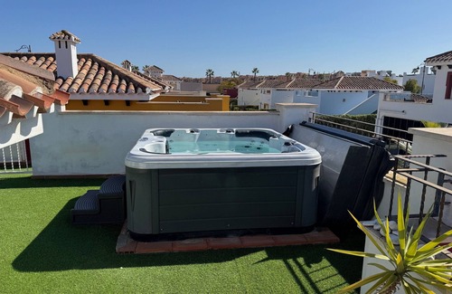 Torre-Pacheco Villa | Modern Two Bed Villa with Pool and Hot Tub