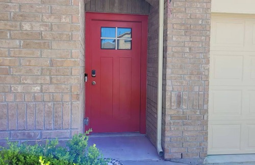 McNeil House | Modern Upbeat Home Minutes from Downtown and North Central Austin