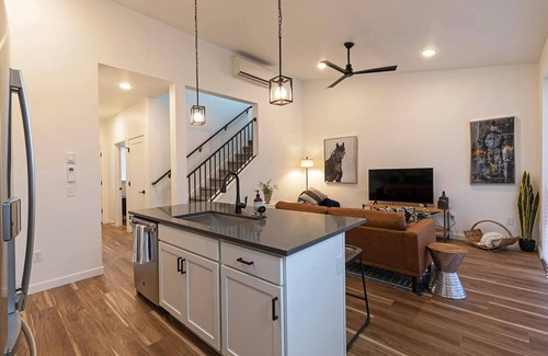 Lower Rattlesnake Condo | Modern upper level 2 Story Loft - Walk to Downtown Missoula