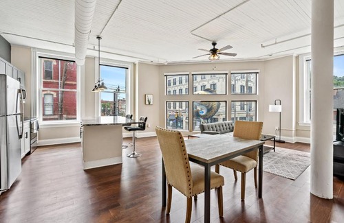 South Side Flats Apartment | Modern Upscale 1BR Apartment in Carson by Stay Gia